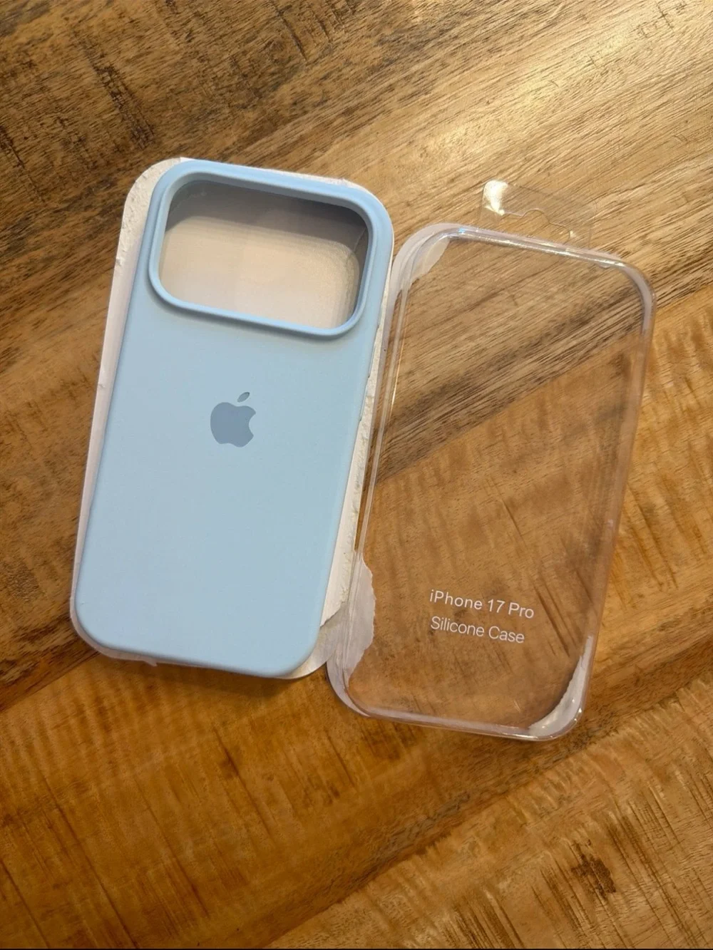 Apple iPhone 17 Pro Silicone Case - Sky Blue